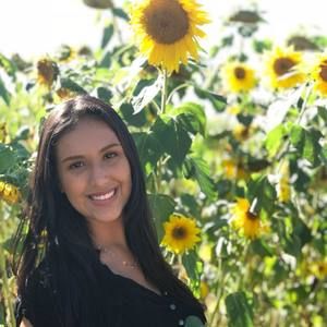 Meet your Posher, Fernanda